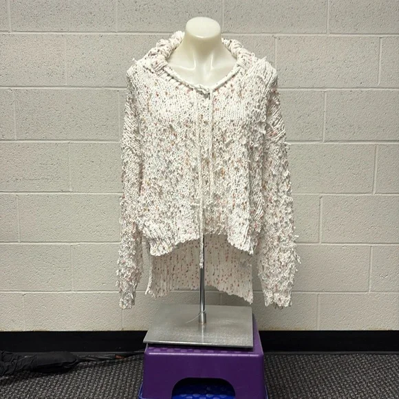 Cozy Knit Sweater with Speckled Design - Picture 4 of 4